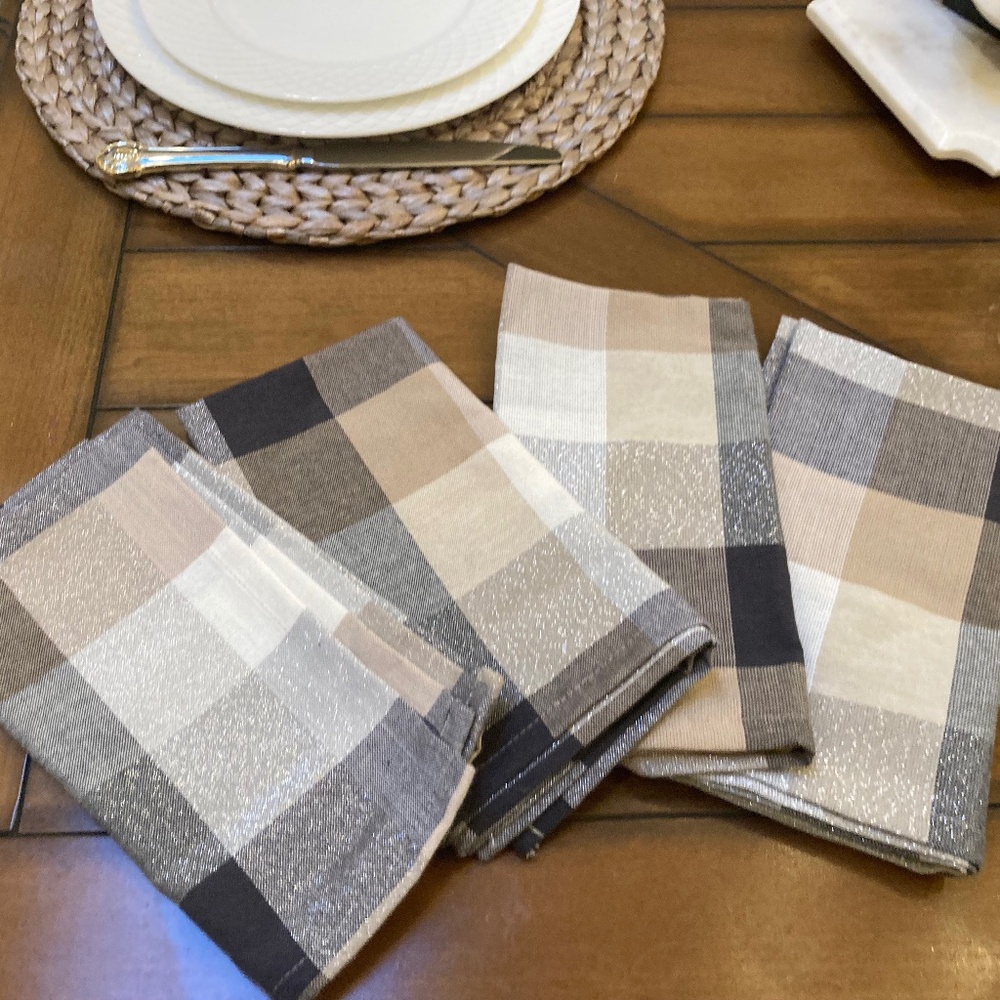 Rachel Ashwell Plaid Cloth Napkins Set of 4 New - Picture 4 of 7